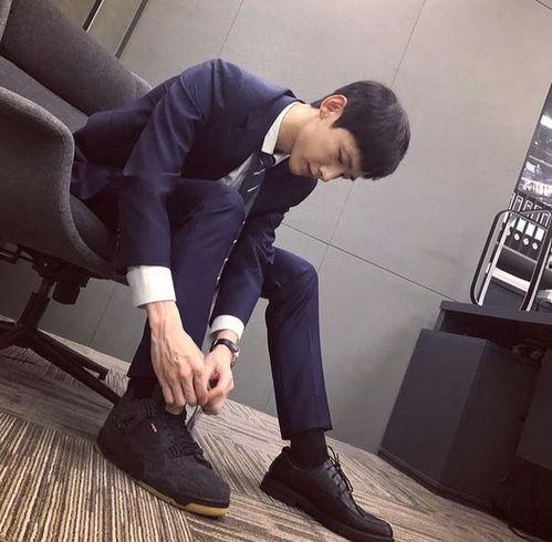 爱鞋男星女友最新爆料,揭秘明星背后的真实生活